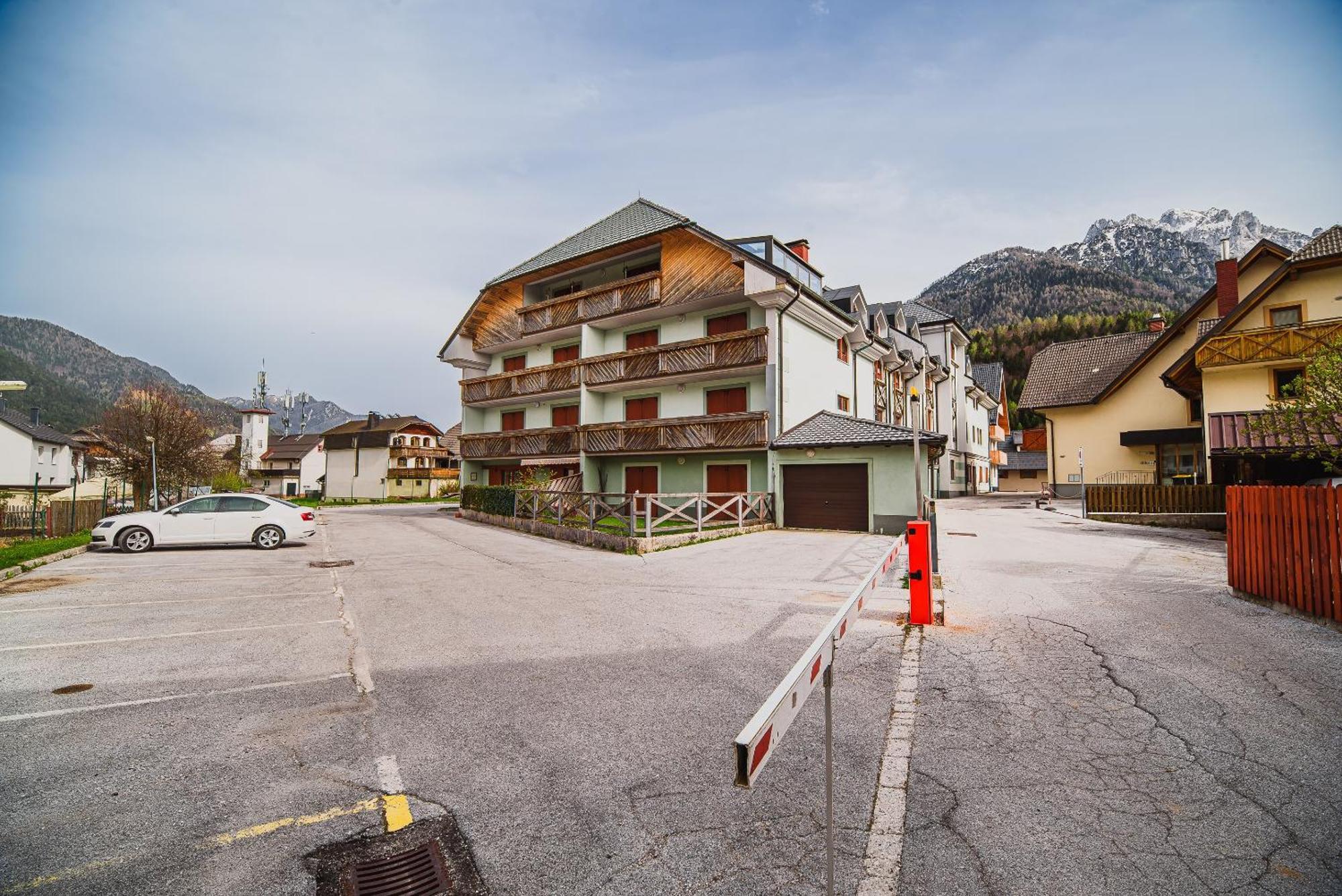 Apartments Slavec With Free Onsite Parking Kranjska Gora Exterior photo